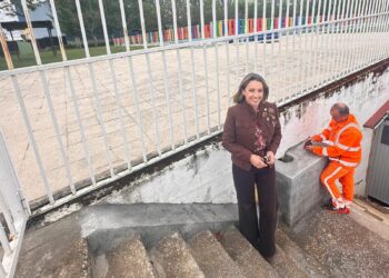 Santa Marta renueva el cuadro eléctrico de la piscina climatizada para mejorar las instalaciones