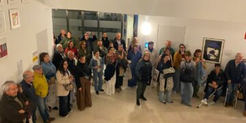 La visita teatralizada nocturna reúne a medio centenar de personas para conocer los misterios del Museo de Arte Contemporáneo