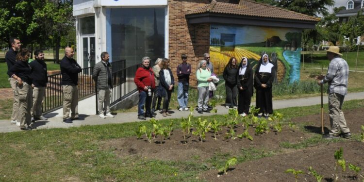 La visita teatralizada ‘Recreatio en La Serna’ permite a la población conocer un poco más la historial local