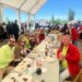 La parrillada de las peñas reúne a un millar de vecinos de Villamayor en torno a la mesa