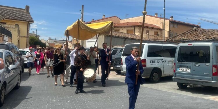 Solemne procesión del Corpus en Aldeatejada
