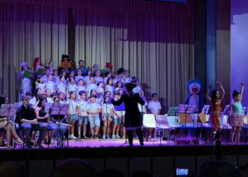 Padres y alumnos disfrutan de las audiciones de la Escuela de Música de Santa Marta