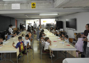 Los escolares de Santa Marta aprenden a elaborar desayunos saludables y divertidos en la Escuela de Hostelería