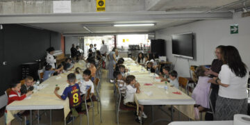 Los escolares de Santa Marta aprenden a elaborar desayunos saludables y divertidos en la Escuela de Hostelería