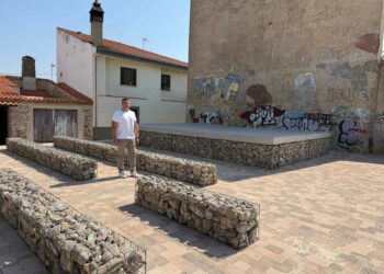 El Ayuntamiento convierte el frontón en una plaza para acoger eventos y espectáculos culturales