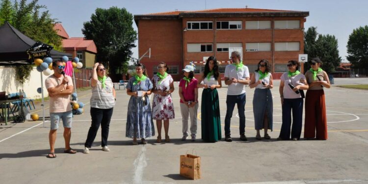 Graduación de los alumnos y despedida de Lourdes Sánchez en el CEIP Miguel Hernández