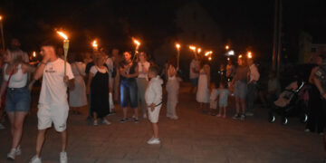 Castellanos y Monterrubio celebran el solsticio de verano con una noche llena de magia y música