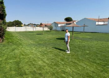 Doñinos aumenta la capacidad y el aforo de las piscinas municipales duplicando la zona de césped