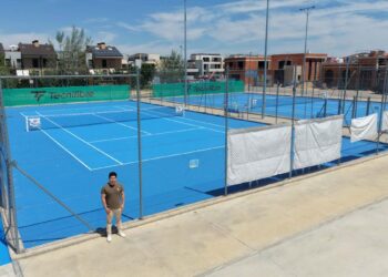 Santa Marta pinta y mejora las tres pistas de tenis de la zona deportiva ‘La Raqueta’