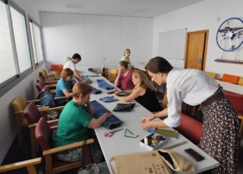 Santa Marta realiza el taller de reciclado de ropa