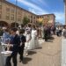 Villares se engalana para celebrar una emotiva procesión del Santísimo