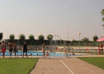 Comienzan las actividades complementarias en las piscinas: talleres infantiles y juegos de mesa