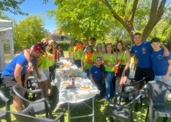 La gran paella festiva reúne a más de 3.000 vecinos en Cabrerizos