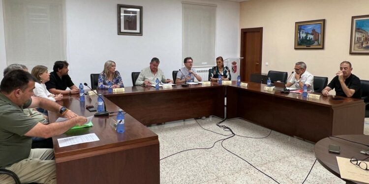 El alcalde asume su responsabilidad en la polémica del agua: «El error ha sido actuar antes que informar a la población»