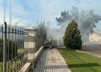 Un voluntario de Protección Civil, herido en un incendio en el Prado de la Vega de Carbajosa