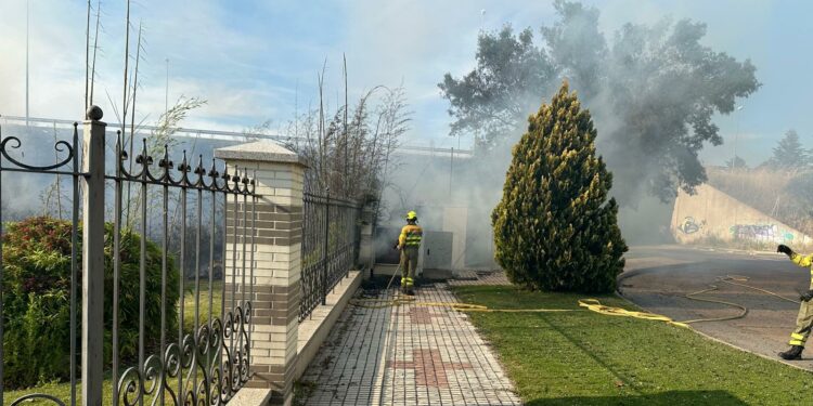 Un voluntario de Protección Civil, herido en un incendio en el Prado de la Vega de Carbajosa