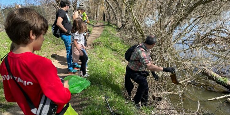 Santa Marta, Villamayor y Moriscos acogen esta semana las jornadas de recogida de ‘basuraleza’