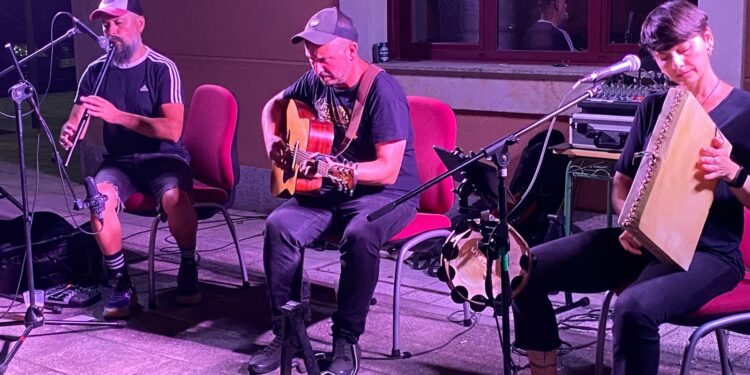Monterrubio inicia mañana sábado la programación cultural del verano con música, magia y humor