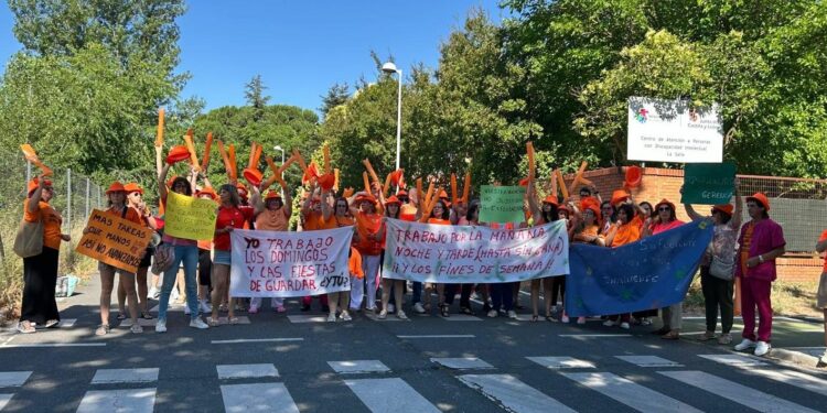 Los cuidadores técnicos del CAPDI La Salle denuncian la situación «insostenible» que sufren por falta de personal para prestar la atención adecuada