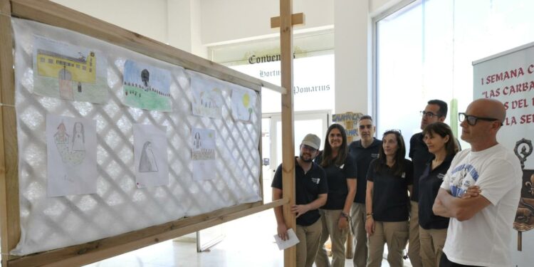 Los escolares dibujan su visión de ‘Las Carbajalas’, las monjas que vivieron en Santa Marta en el siglo XII