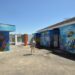 Dos nuevos murales de temática marina en la taquilla y los vestuarios estrenan el verano en las piscinas municipales de Santa Marta