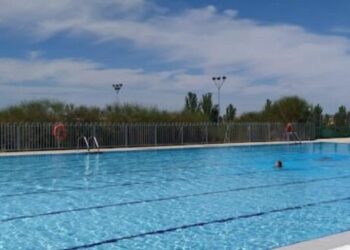 Villamayor estrena la temporada de baño y es el primero de los municipios del alfoz en abrir las piscinas municipales