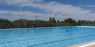 Villamayor estrena la temporada de baño y es el primero de los municipios del alfoz en abrir las piscinas municipales