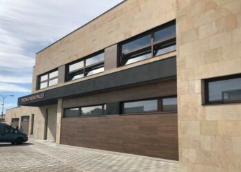 El PP denuncia presunta «discriminación» al impedir a una familia el acceso a las piscinas de Villares y el equipo de Gobierno niega estos hechos