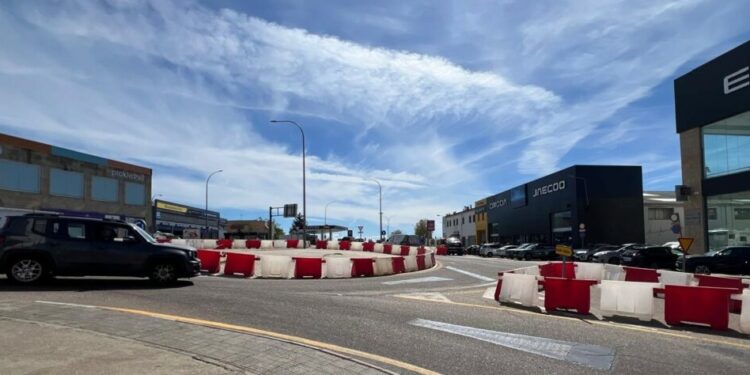 Villares inyecta 140.000 euros más para volver a licitar la primera rotonda de acceso al polígono