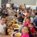 Lleno total en Villares para degustar las 3.500 raciones de la paella festiva