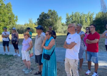 Los amantes de la astronomía participan en la actividad organizada por el Ayuntamiento de Santa Marta