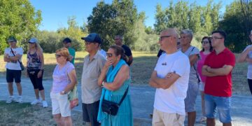 Los amantes de la astronomía participan en la actividad organizada por el Ayuntamiento de Santa Marta