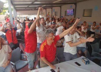 El alfoz se vuelca y vibra con el partido y el pase de ‘La Roja’ a la final del Mundial