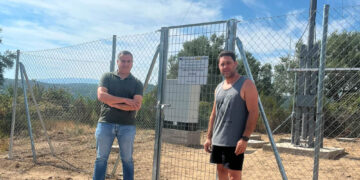 San Esteban de la Sierra estrena una estación meteorológica para apoyar al sector agrícola y vitivinícola