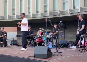 Las artes escénicas llegan a las Fiestas de Santa Marta con el inicio del Festival de Teatro de Calle ‘Marteatrando’