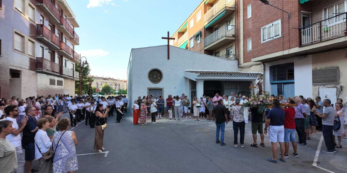 Santa Marta arranca sus fiestas con la misa y procesión del barrio de El Carmen