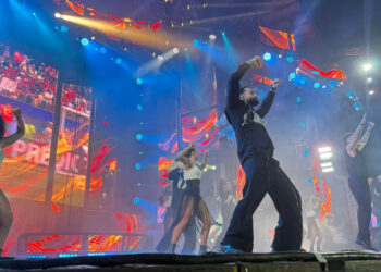La orquesta ‘Panorama’ convierte Santa Marta en el epicentro musical de la provincia con su actuación en la plaza Tierno Galván abarrotada