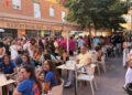 Jóvenes y mayores disfrutan del tardeo y la jornada de folclore de las Fiestas de El Carmen