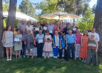 Antonio Labrador comparte una jornada de turismo y convivencia con 550 mayores de la provincia en la Sierra de Francia