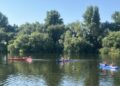 Un centenar de vecinos de Cabrerizos disfrutan del paseo en piragua por el río