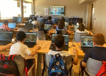 Una veintena de niños de Carbajosa amplían su formación digital en el campamento ‘One Tech’