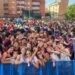 Estalla la fiesta en Santa Marta: las peñas llenan la Plaza de España de color y alegría en el chupinazo
