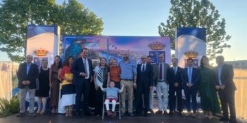 El pequeño Javi Gallo y su familia protagonizan un emotivo y especial pregón de las fiestas de Santa Marta