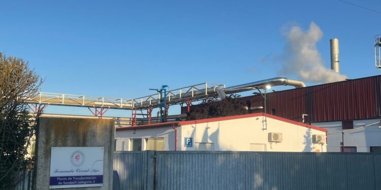 La intensidad de los olores de la fábrica de grasas vuelve a ‘amargar’ el verano a los vecinos de Villamayor