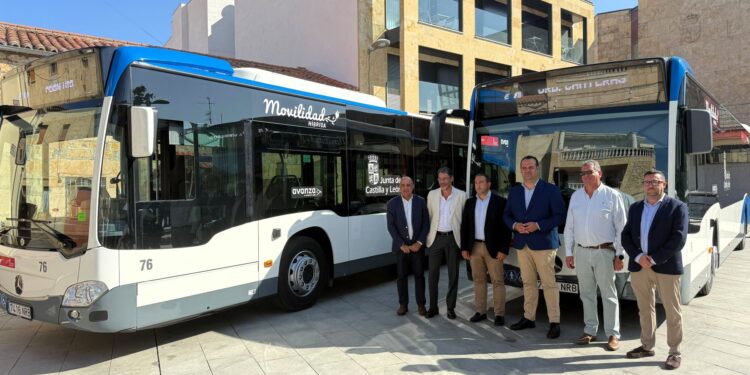 La Junta incorpora dos nuevos autobuses híbridos para reforzar el transporte metropolitano de Santa Marta de Tormes y Villamayor