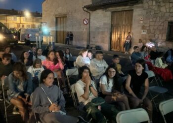 Las ‘Noches de Verano’ de Villares llegan cargadas de cine, teatro, magia y una jornada de observación astronómica
