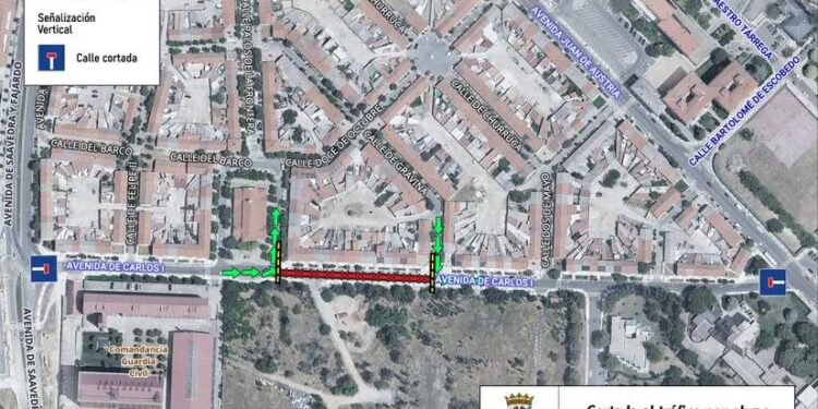 Dos cortes alteran el tráfico en el puente Juan Carlos I y la calle Jesús Arambarri