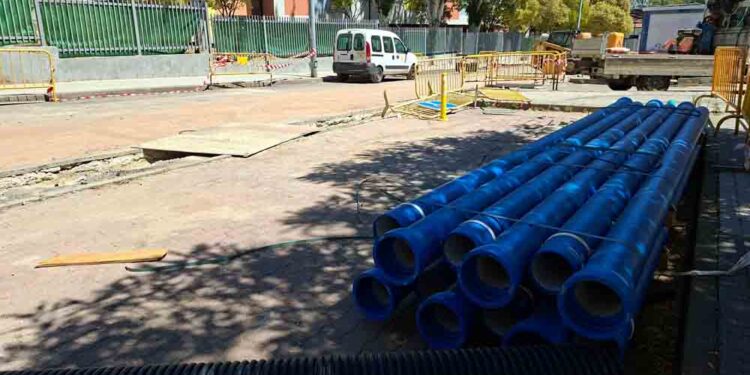 Salamanca renueva las tuberías de agua de 13 calles del barrio Blanco
