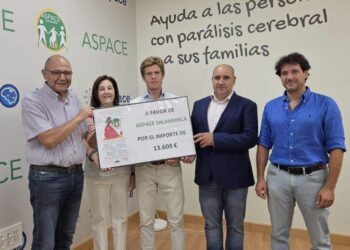 Villares entrega a Aspace los más de 13.000 euros recaudados en el Festival Taurino Benéfico de las fiestas