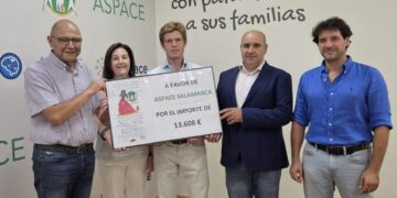 Villares entrega a Aspace los más de 13.000 euros recaudados en el Festival Taurino Benéfico de las fiestas